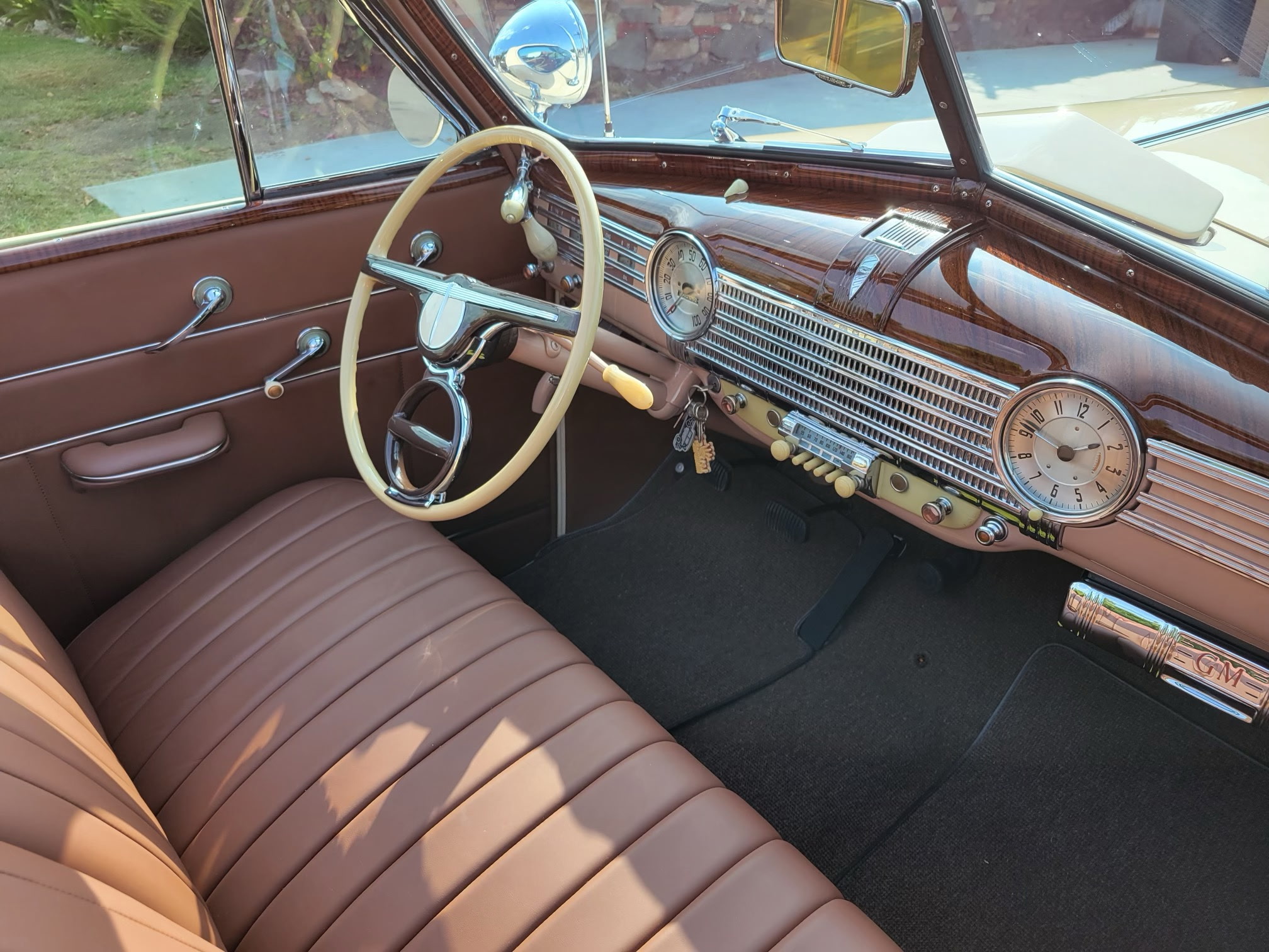 Interior dashboard of the woody.